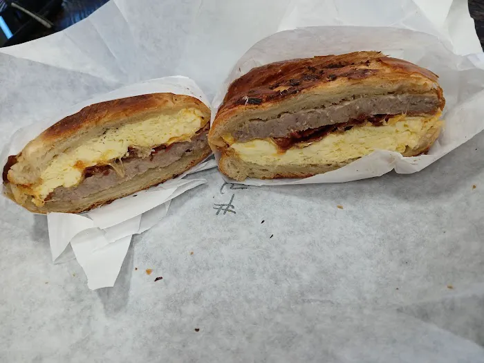 Basket Bagels & Bakery Picture 9