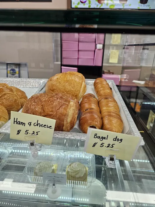 Basket Bagels & Bakery Picture 5