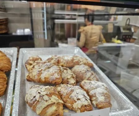 Basket Bagels & Bakery