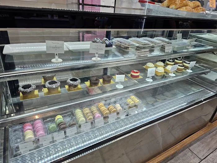 Basket Bagels & Bakery Picture 4