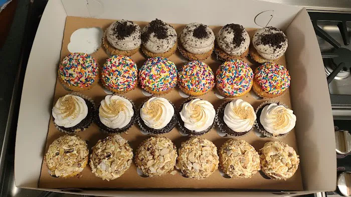 Frost Cupcake Factory Picture 9