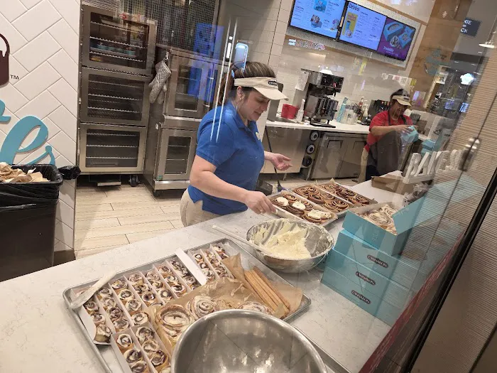 Cinnabon Picture 5