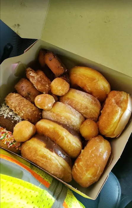 Rollo's Donuts Picture 6