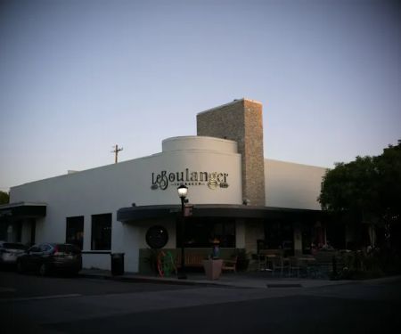 Le Boulanger