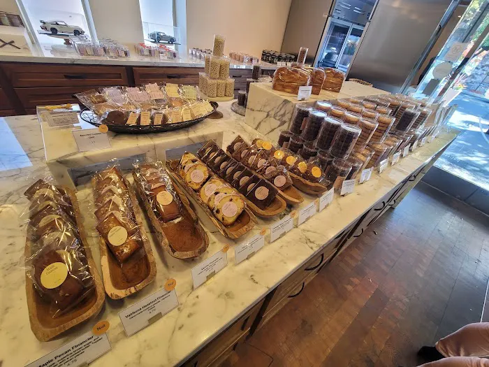 Satura Cakes Picture 6