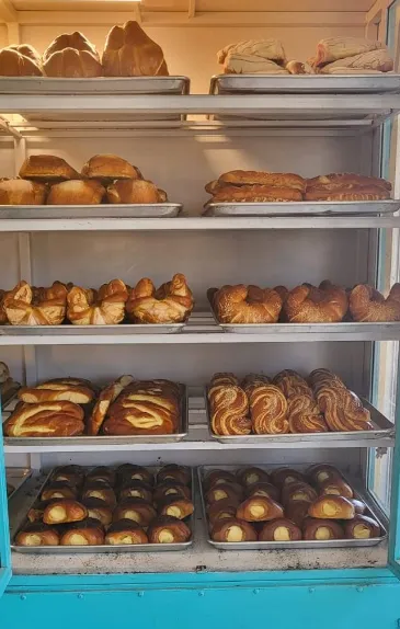 Delizias Bakery Picture 8