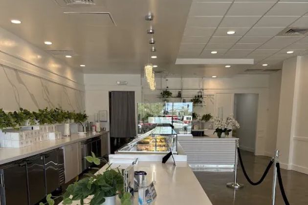 Lady M Cake Boutique - Los Altos
