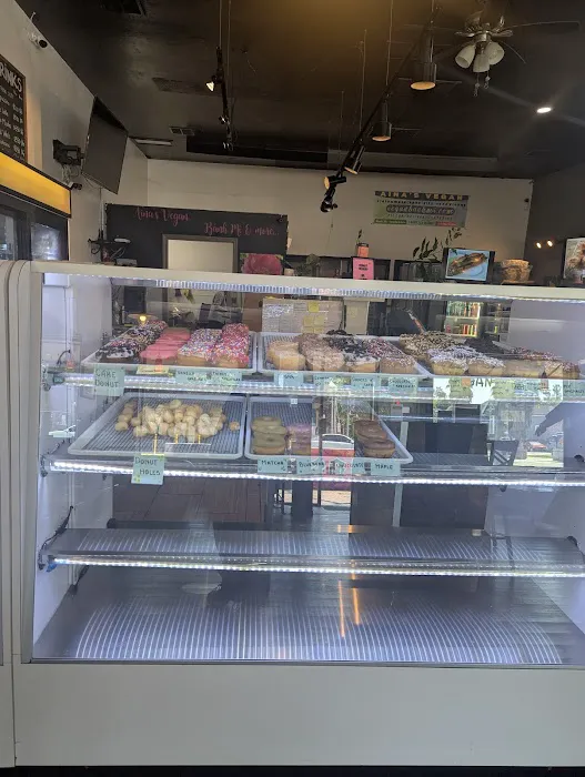 Vegan Bistro Donuts & Cafe Picture 2