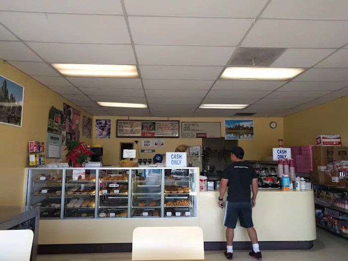 Manley Donuts Picture 4