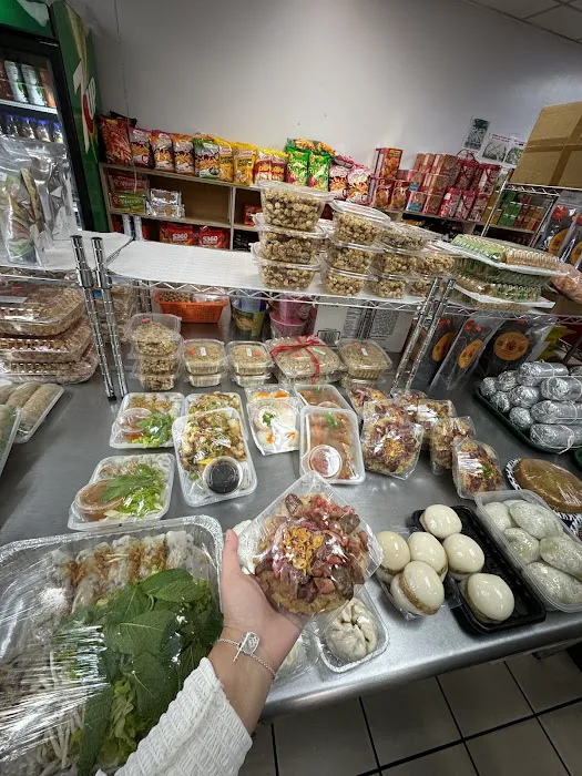 L & M Bakery & Deli Picture 9
