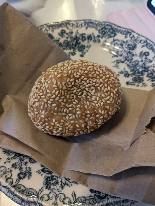 L & M Bakery & Deli Picture 2