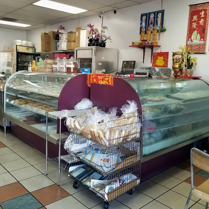 L & M Bakery & Deli Picture 10