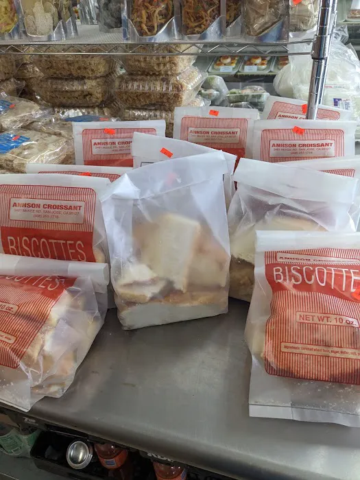 L & M Bakery & Deli Picture 5