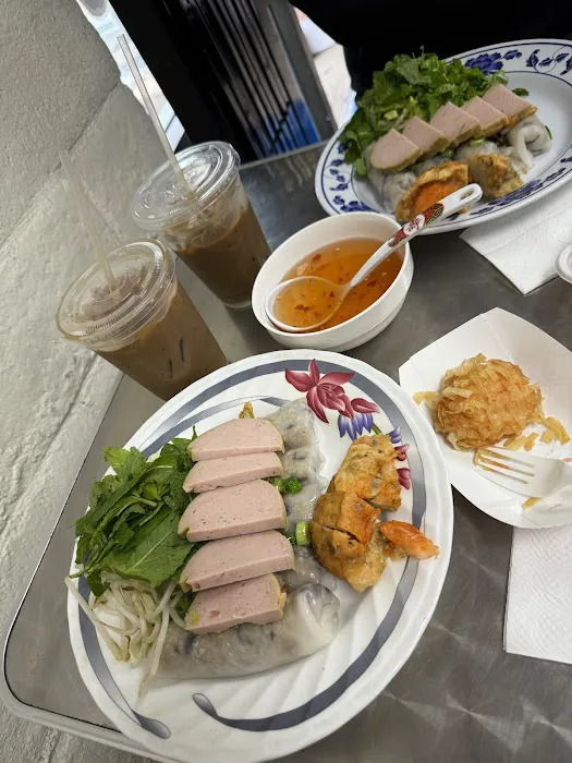 L & M Bakery & Deli Picture 8