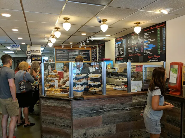 Izzy's Brooklyn Bagels Picture 6