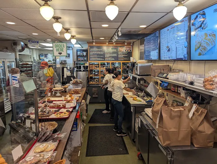 Izzy's Brooklyn Bagels Picture 1