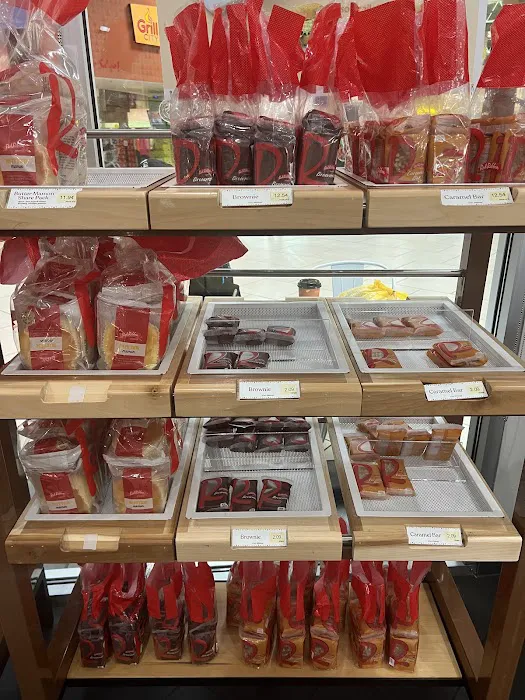Red Ribbon Bakeshop Picture 10