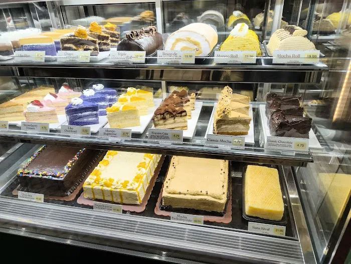 Red Ribbon Bakeshop Picture 6