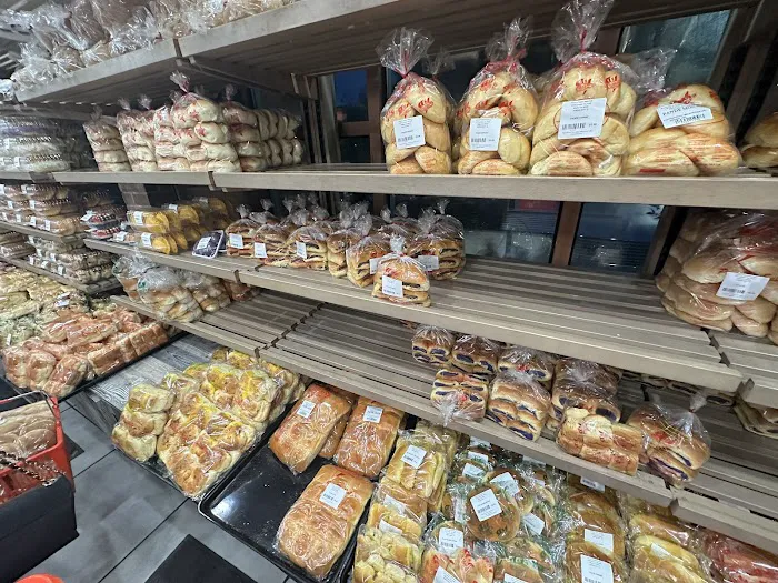Valerio's Tropical Bake Shop Picture 8