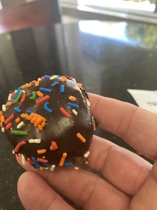 Yum Yum Donuts Picture 2