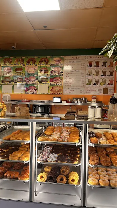World Donuts 'n Ice Cream Picture 8