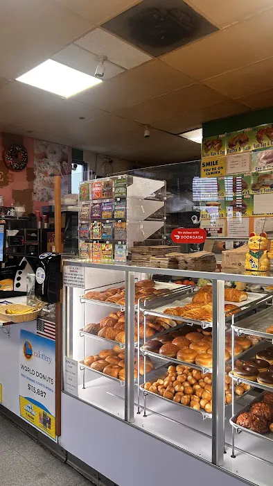 World Donuts 'n Ice Cream Picture 3
