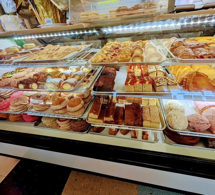 Delizias Bakery Picture 10