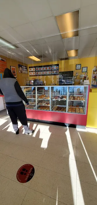 Daybreak Donuts & Ice Cream Picture 1