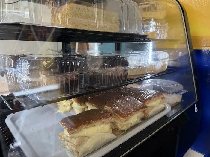 Panadería mi tierra Colombian Bakery Picture 2