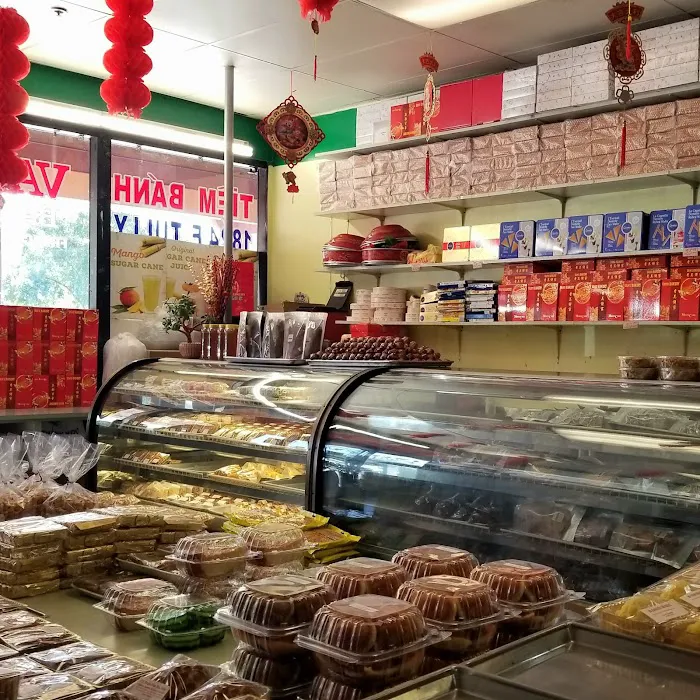 Van’s Bakery Picture 1