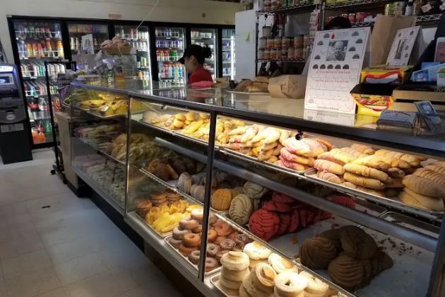 Los Tres Hermanos Bakery