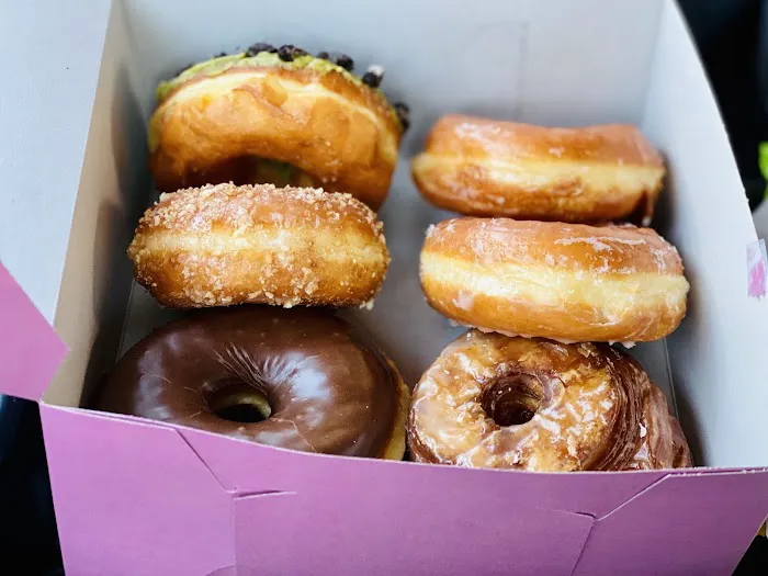 Chuck's Donuts Picture 4