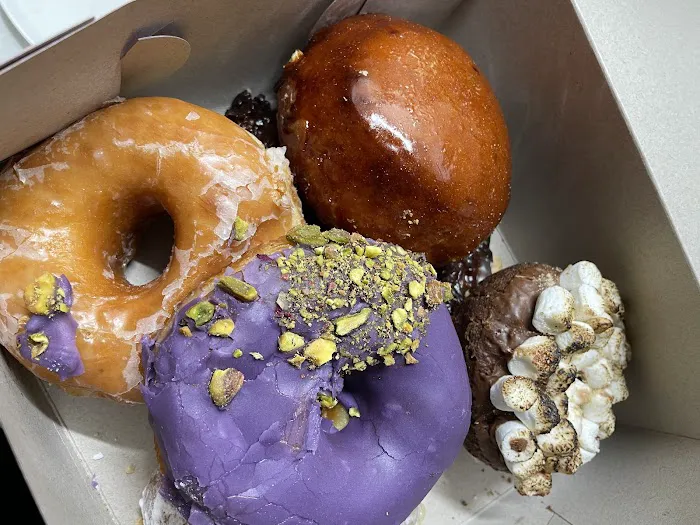 Chuck's Donuts Picture 7