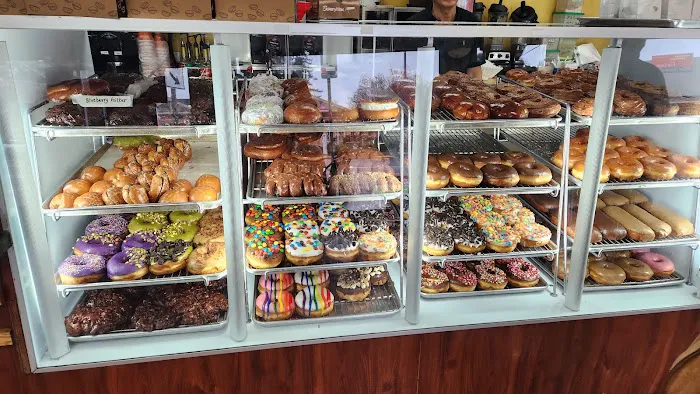 Chuck's Donuts Picture 6