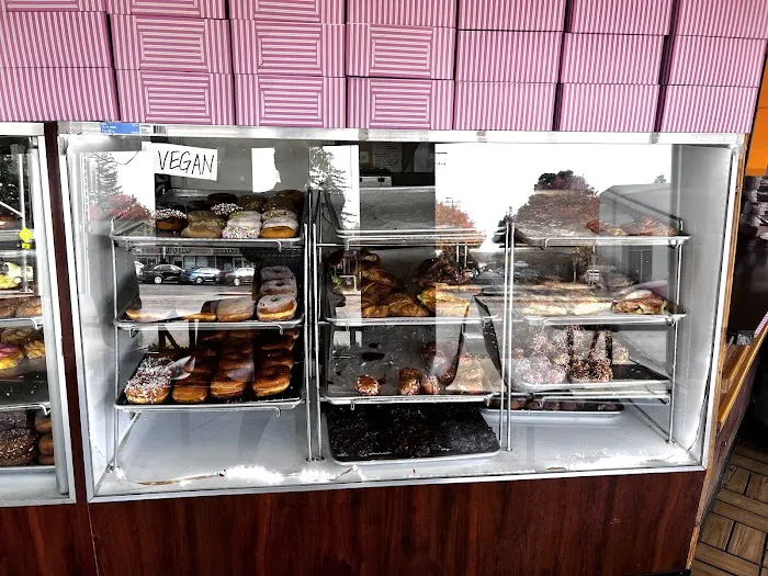 Chuck's Donuts Picture 8