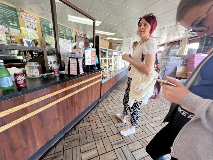 Chuck's Donuts Picture 5