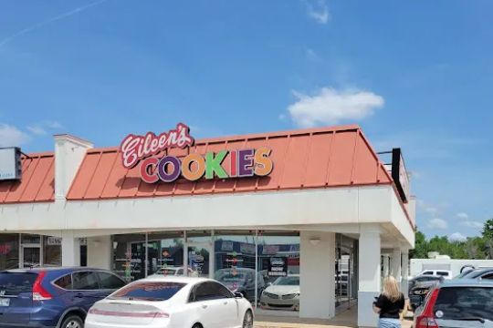 Eileenu2019s Colossal Cookies