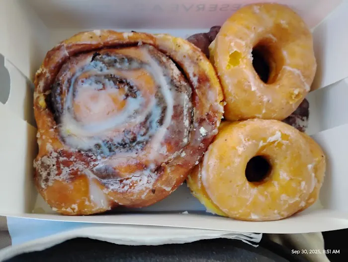 Polar Donuts Picture 5