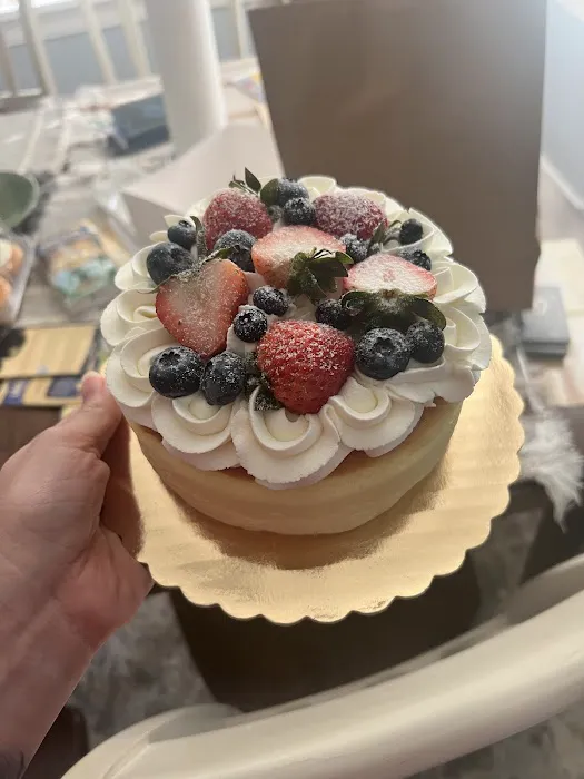 Ling's Cakery Picture 4