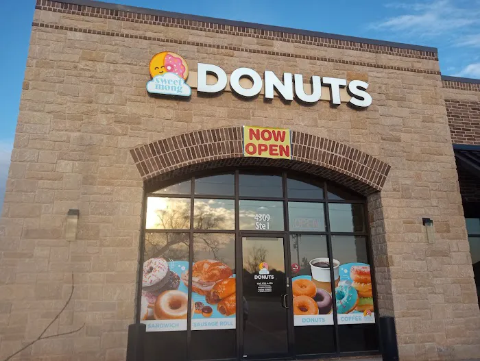 Sweet Mong Donuts and Bakery Picture 3