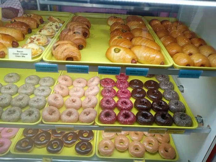 Sweet Mong Donuts and Bakery Picture 10