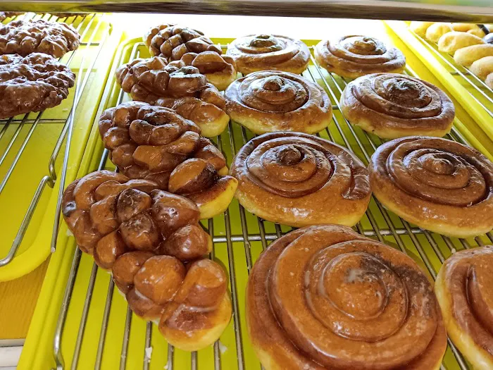 Eight Donuts Picture 5