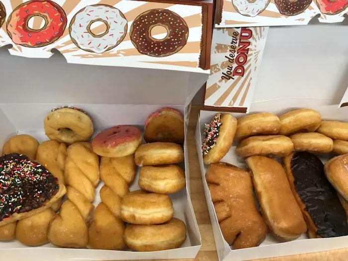 Willy's Donuts Picture 9