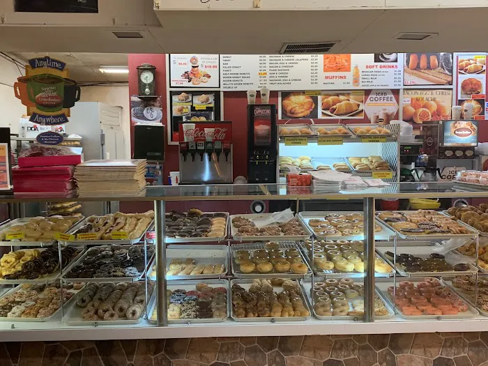 Willy's Donuts Picture 10