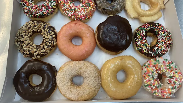 Willy's Donuts Picture 5