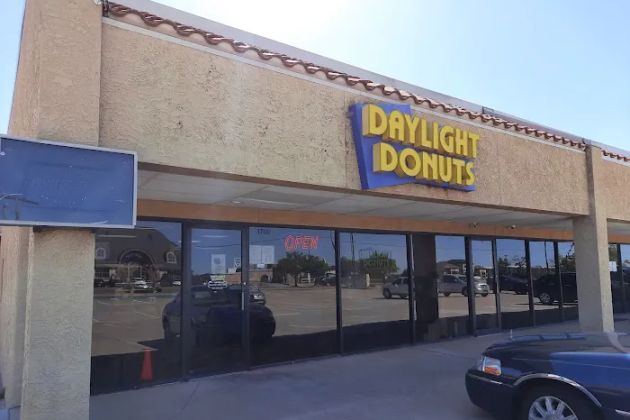 Daylight Donuts
