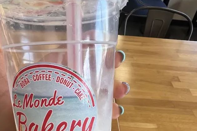 Lé Monde bakery
