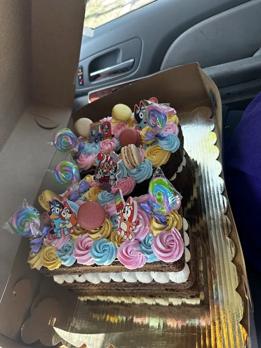 Jen's Irresistible Cakes LLC Picture 8