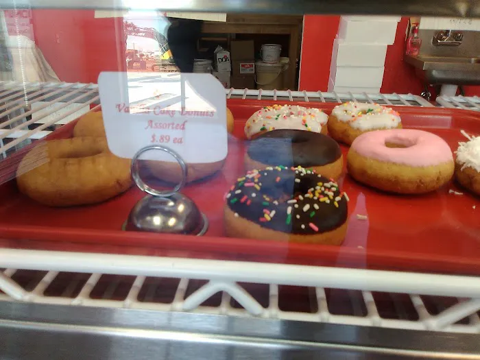 Daniel's Donuts Picture 2