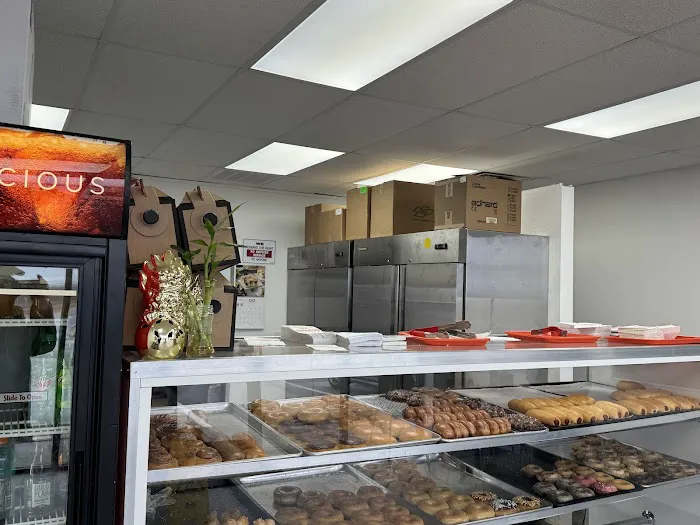 Daniel's Donuts Picture 7